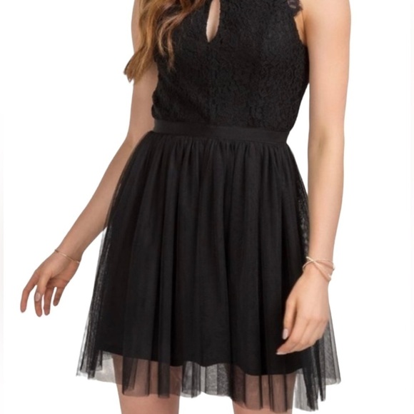FRANCESCA'S Black Lace Keyhole Sleeveless Tulle Cocktail Dress Size XS - Picture 3 of 16